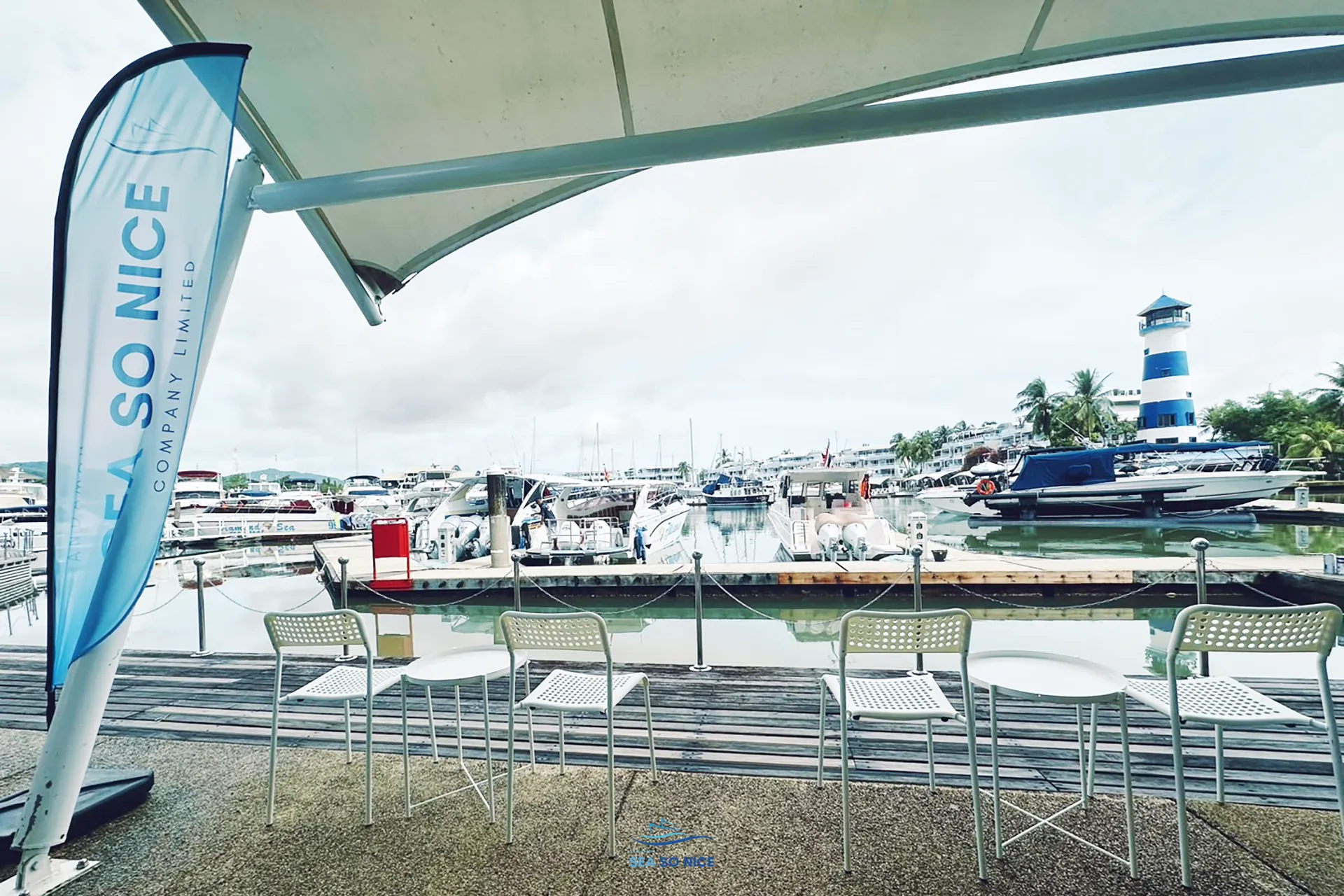 en-boatlagoon